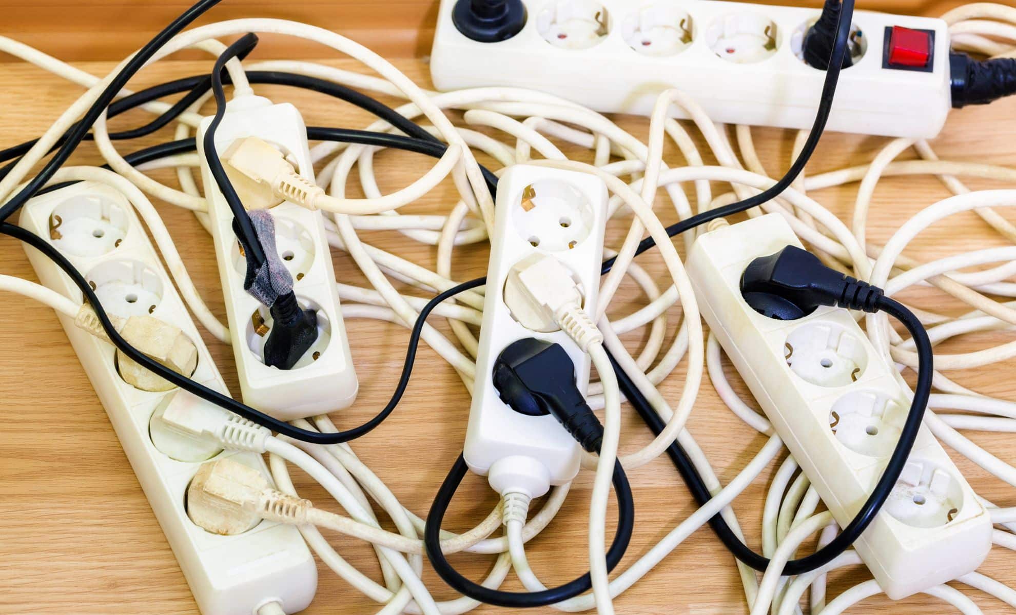 This One Power Strip Mistake Could Cost You Everything—And Most People(02)