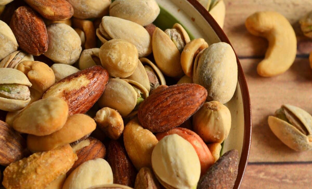 A Nutritionist Reveals These 3 Nuts Are More Nutritious Than Eggs (And This Is Scientifically Proven)
