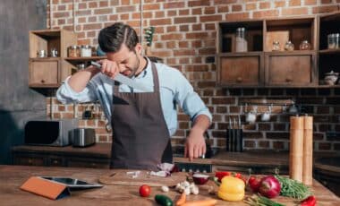 Say Goodbye to Tears: Scientists Reveal the Ultimate Trick for Chopping Onions!