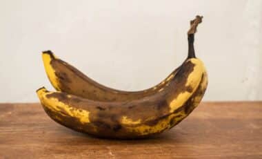 The Best Place To Store Bananas (And No, It's Not The Kitchen Or The Fridge)