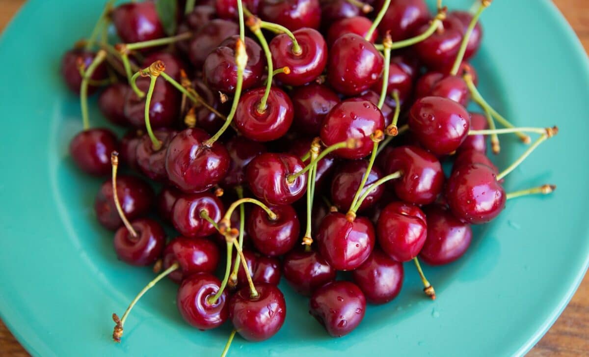 Don’t Let Your Cherries Spoil This Summer The Foolproof Trick To Keep Them Fresh Longer!