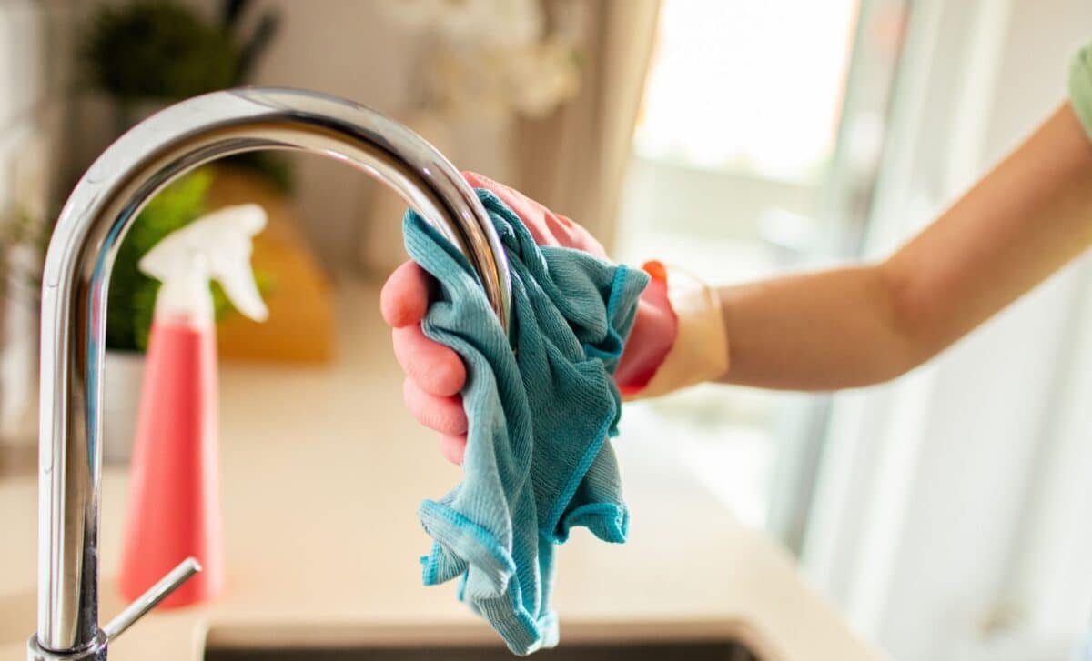 Forget Expensive Cleaners — This $1 Sauce Makes Faucets Sparkle