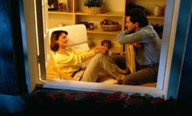 Most Couples Drift Apart on Weekdays, Here’s the 5-Minute Fix