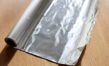 This Simple Aluminum Foil Trick Will Keep Mosquitoes, Cockroaches, and Ants Away for Good!