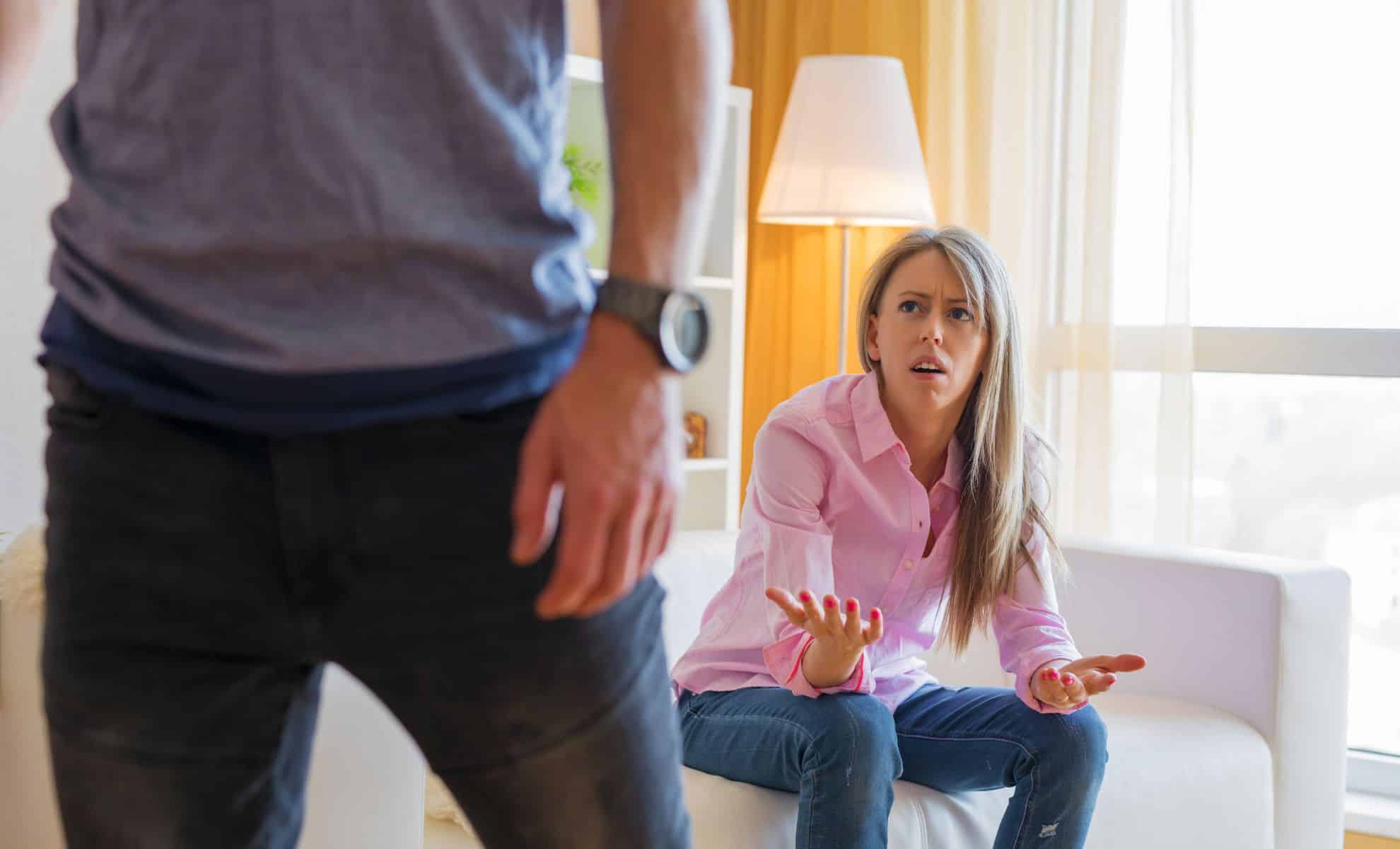 If You Do This When You're Dating, Insecurity Might Be Running the Show