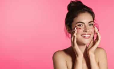 The Shy Girl Makeup Trend Turns Cheeks Into a Statement