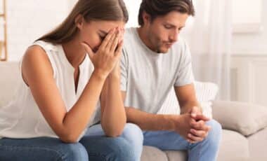 Think Your Relationship is Strong These Red Flags Scream That A Breakup Is Near
