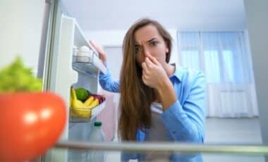 Why Putting A Simple Glass Of Vinegar In Your Fridge Instantly Wipes Out Bad Smells