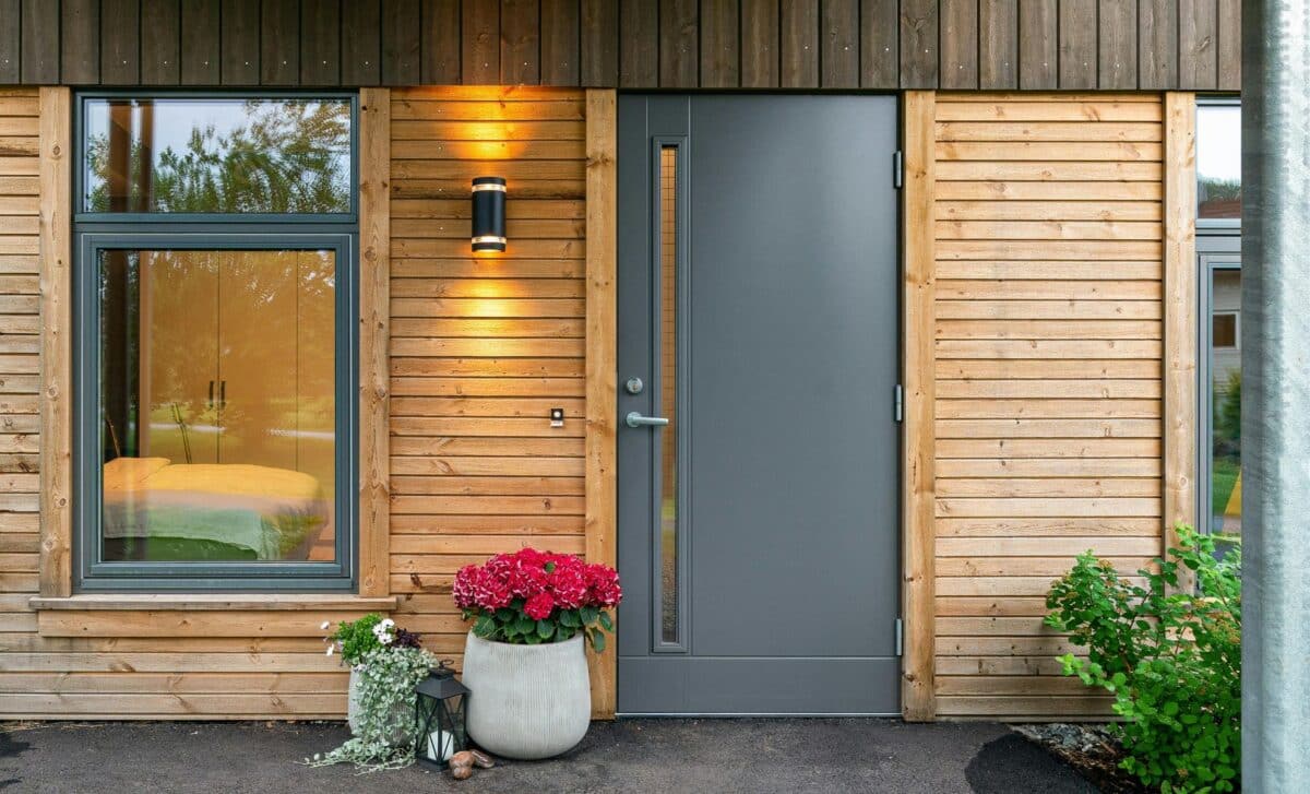 You’ve Been Leaving Your Porch Light On All Night—Here’s Why That’s a Huge Mistake