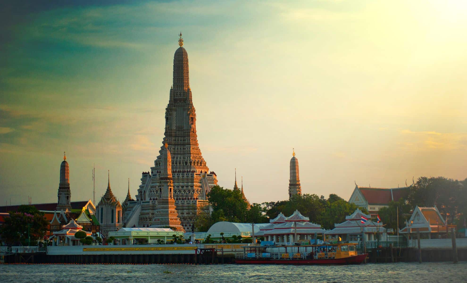 Free Flights in Thailand? What Tourists Need to Know for 2026