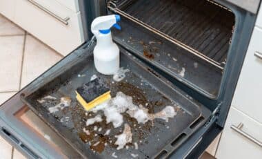 Burnt-On Oven Grease? This Simple 2-Ingredient Trick Melts It Away Overnight