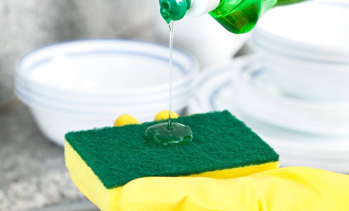 She Ditched Store-bought Dish Soap For This 3-ingredient Solution