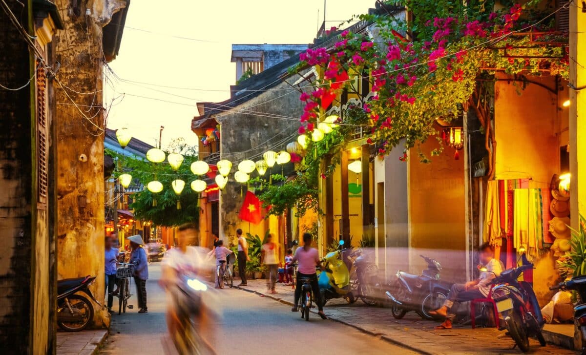 This Country Just Won 'World's Cheapest' Title Again, And You Can Eat Full Meals Just for $2!