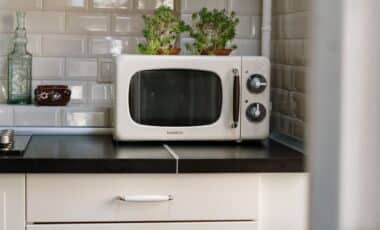 A Kitchen Expert Reveals Why Your Microwave Doesn’t Belong on the Counter