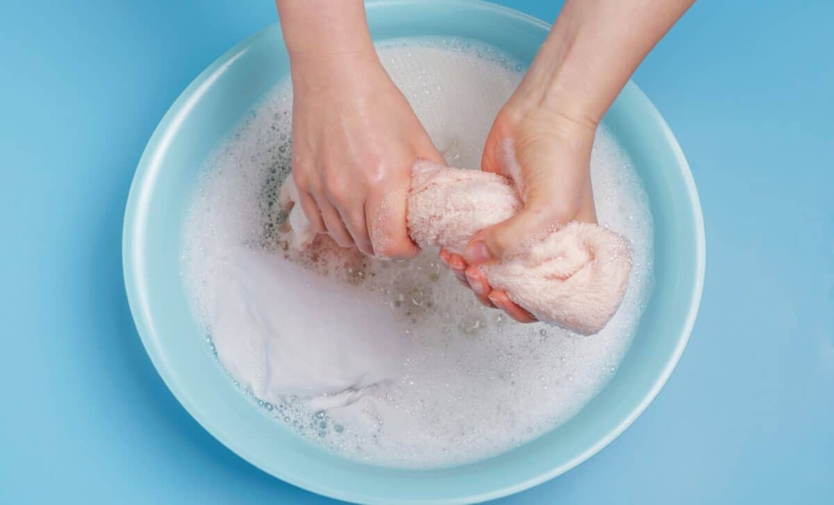 After Trying This Detergent And Sugar Trick She Got Rid Of All Her Cleaning Supplies