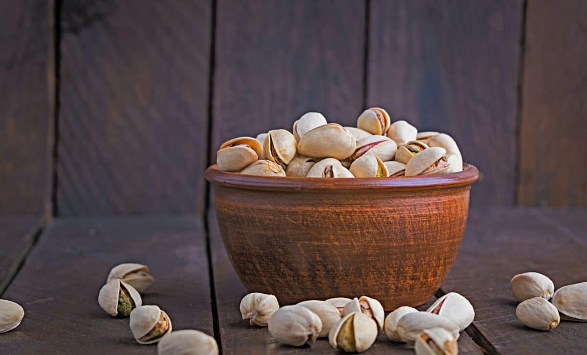 Doctors Didn’t Expect This Eating Pistachios at Night Could Completely Change Your Gut Health