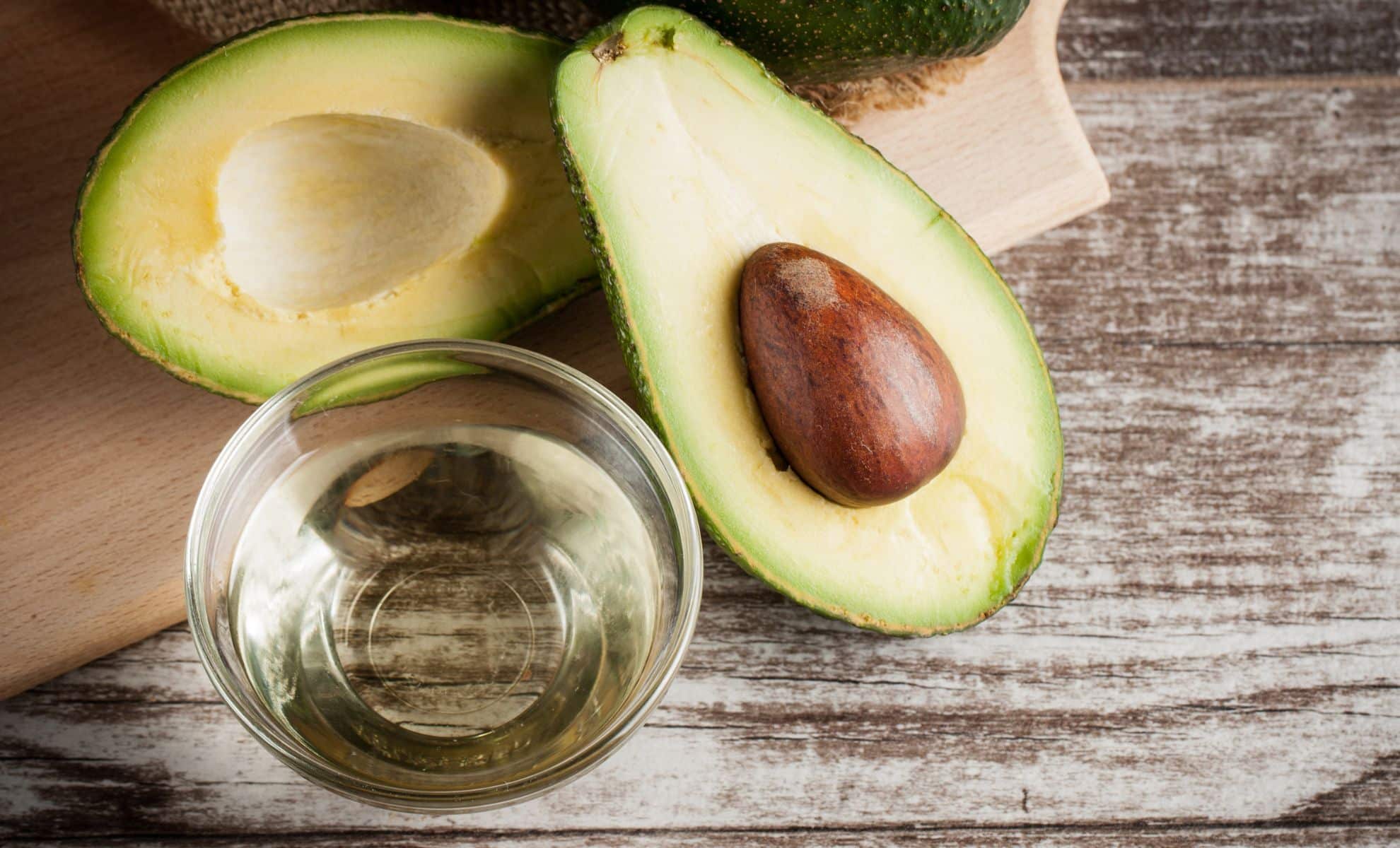Mixing Avocado Peel With Vinegar Why Everyone’s Raving About This New Cleaning Method