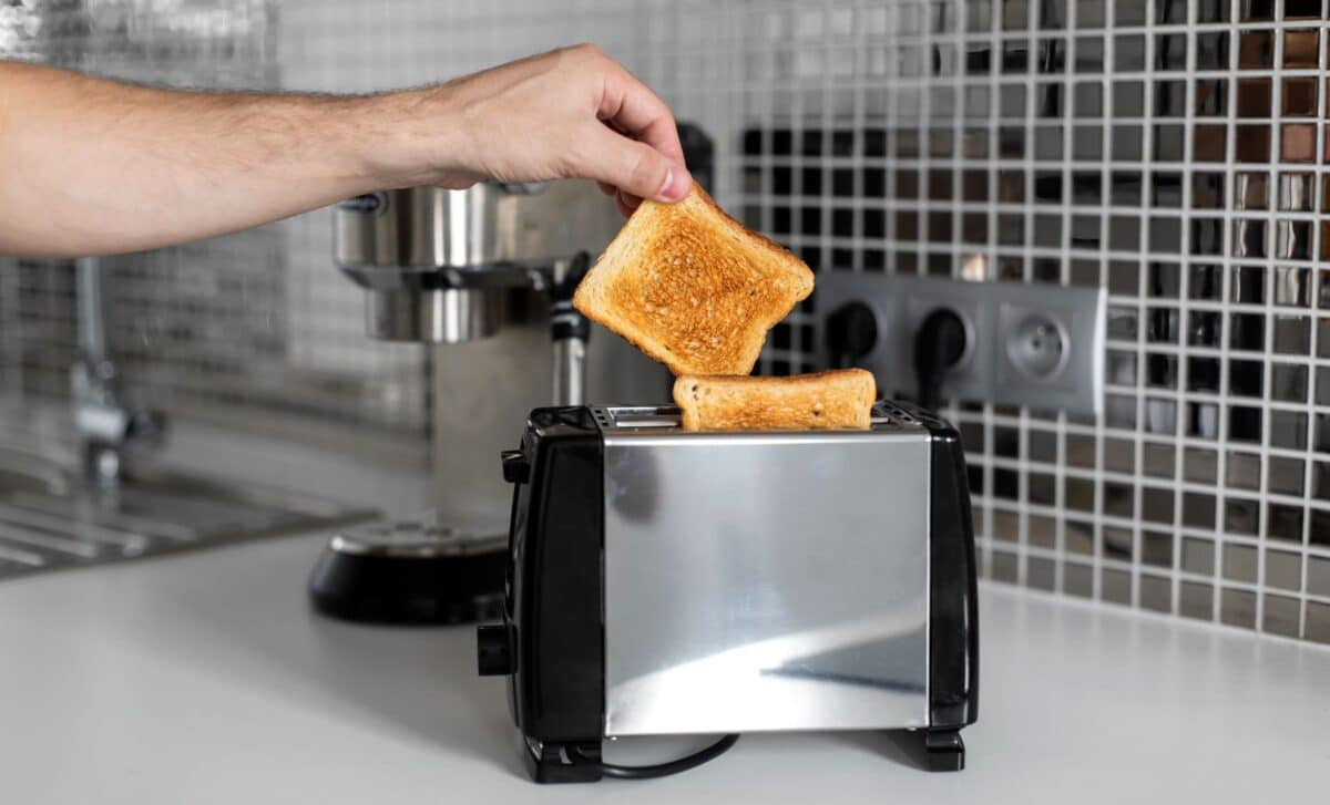 The Toaster Is Officially Outdated, And This Is What Everyone Is Using Instead