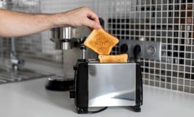 The Toaster Is Officially Outdated, And This Is What Everyone Is Using Instead