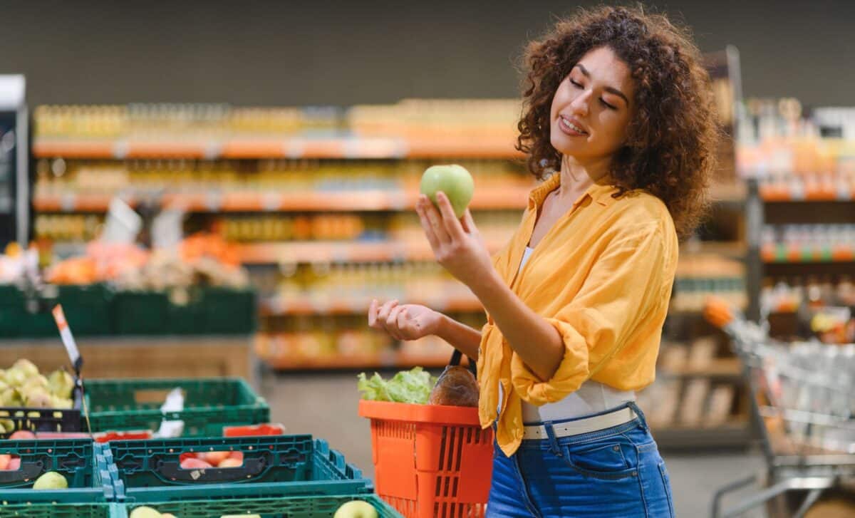 This Quick Keychain Hack Can Help You Avoid Low-quality Fruit While Shopping At The Store
