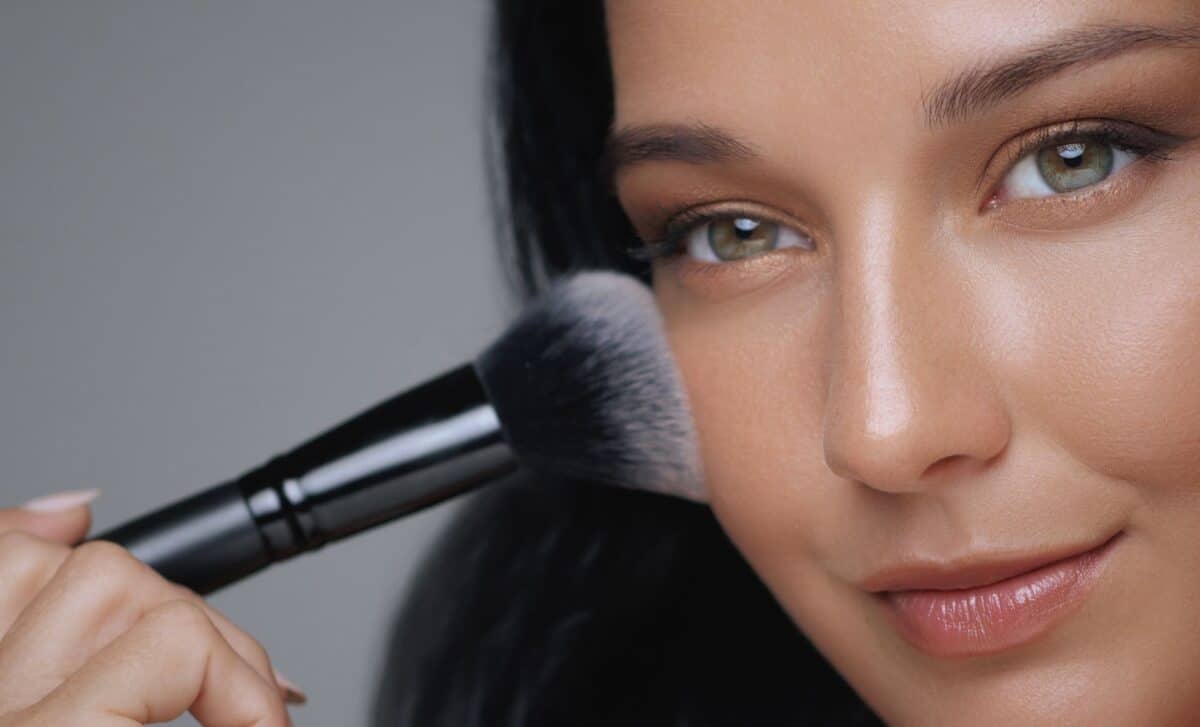 Want to Look Like You’ve Got Perfect Skin All Day Find Out Why Cloud Skin is the Must-Try Beauty Trend for 2026