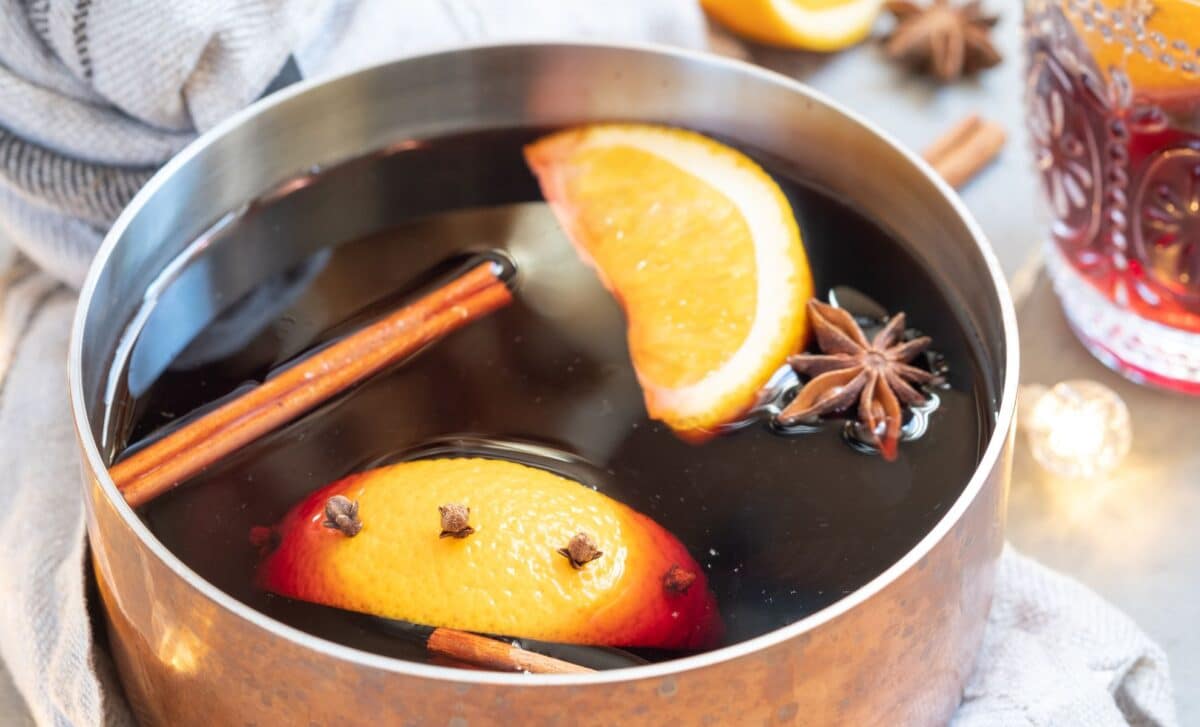 Boiling Lemon Peels With Ginger And Cinnamon: Why Everyone Is Trying This Simple Home Trick