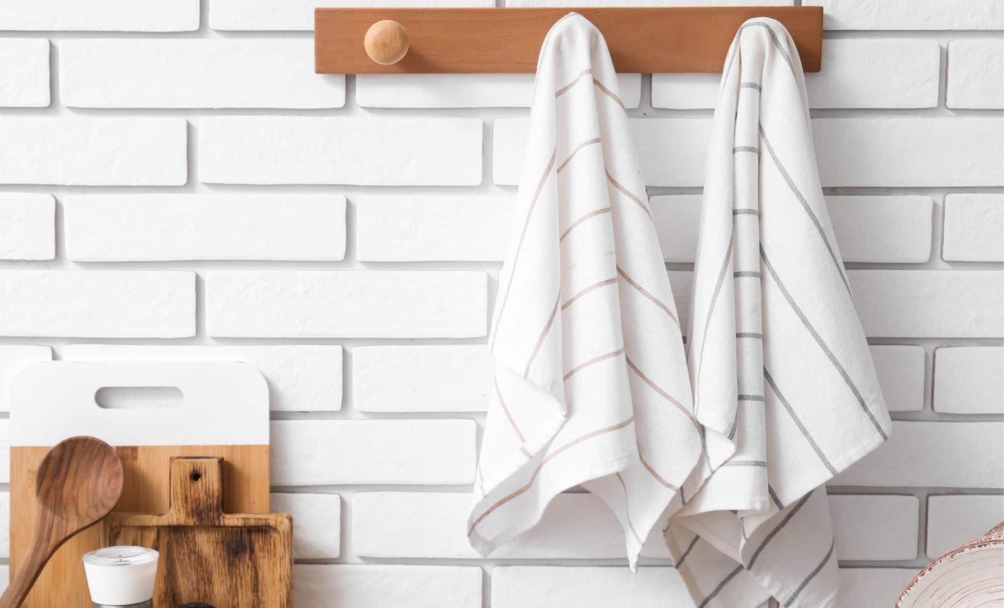 Cleaning Expert Reveals How to Get Rid of All Grease and Smells from Kitchen Cloths Instantly