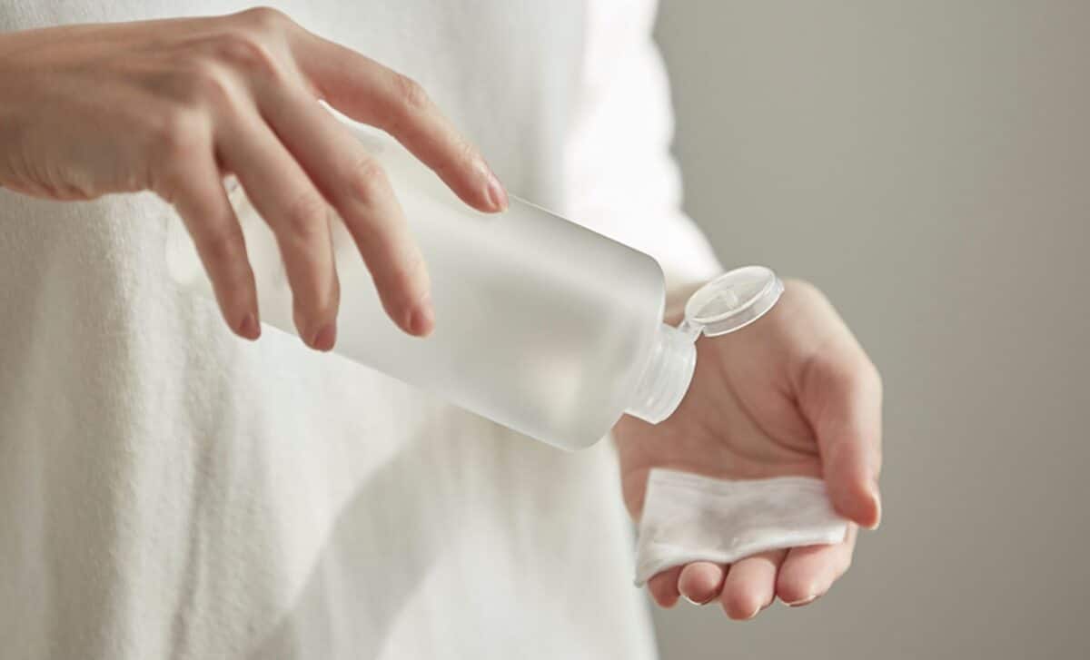 Have You Ever Thought About Using Vinegar In Your Skincare Routine Here’s Why It’s The Secret To Glowing Skin!
