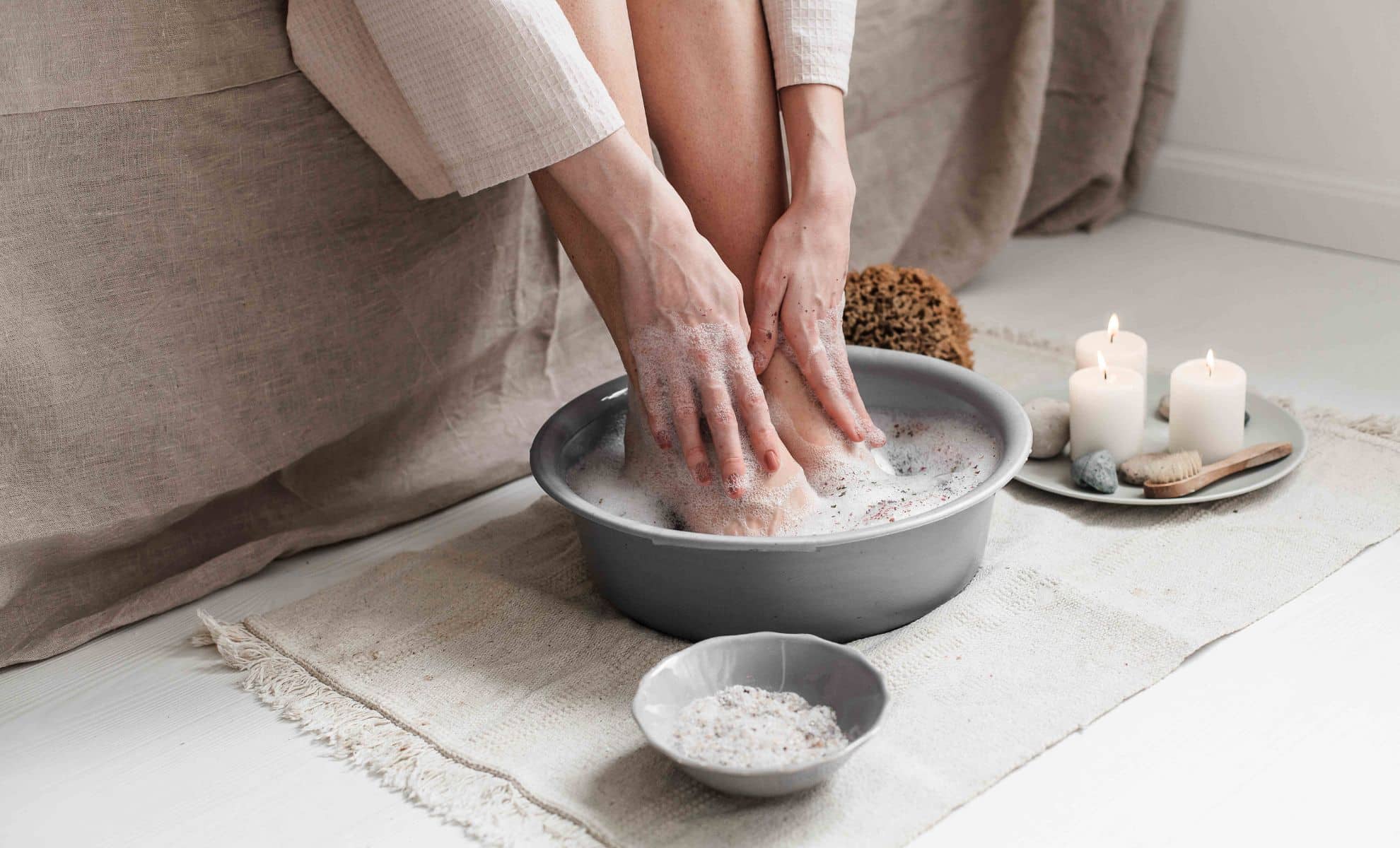 How to Care for and Wash Your Feet with Apple Cider Vinegar Why to Do It at Night