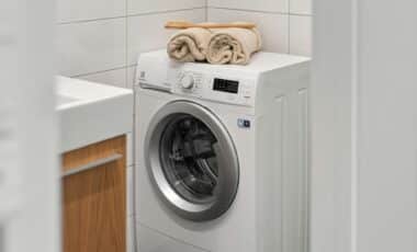 Laundry Experts Regularly Talk About This Cleaning Habit, Yet Many Homes Ignore It