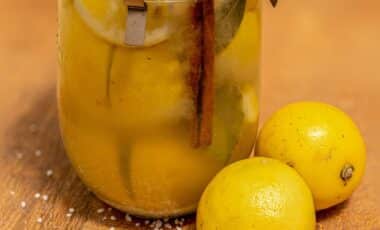 People Are Putting Olive Oil, Lemon, and Cinnamon Together and It’s Not for Cooking