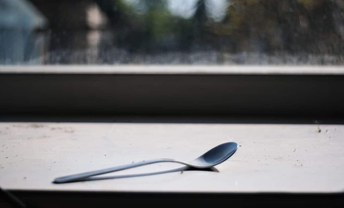 Placing a Spoon on the Window Why It’s Recommended and What It Does