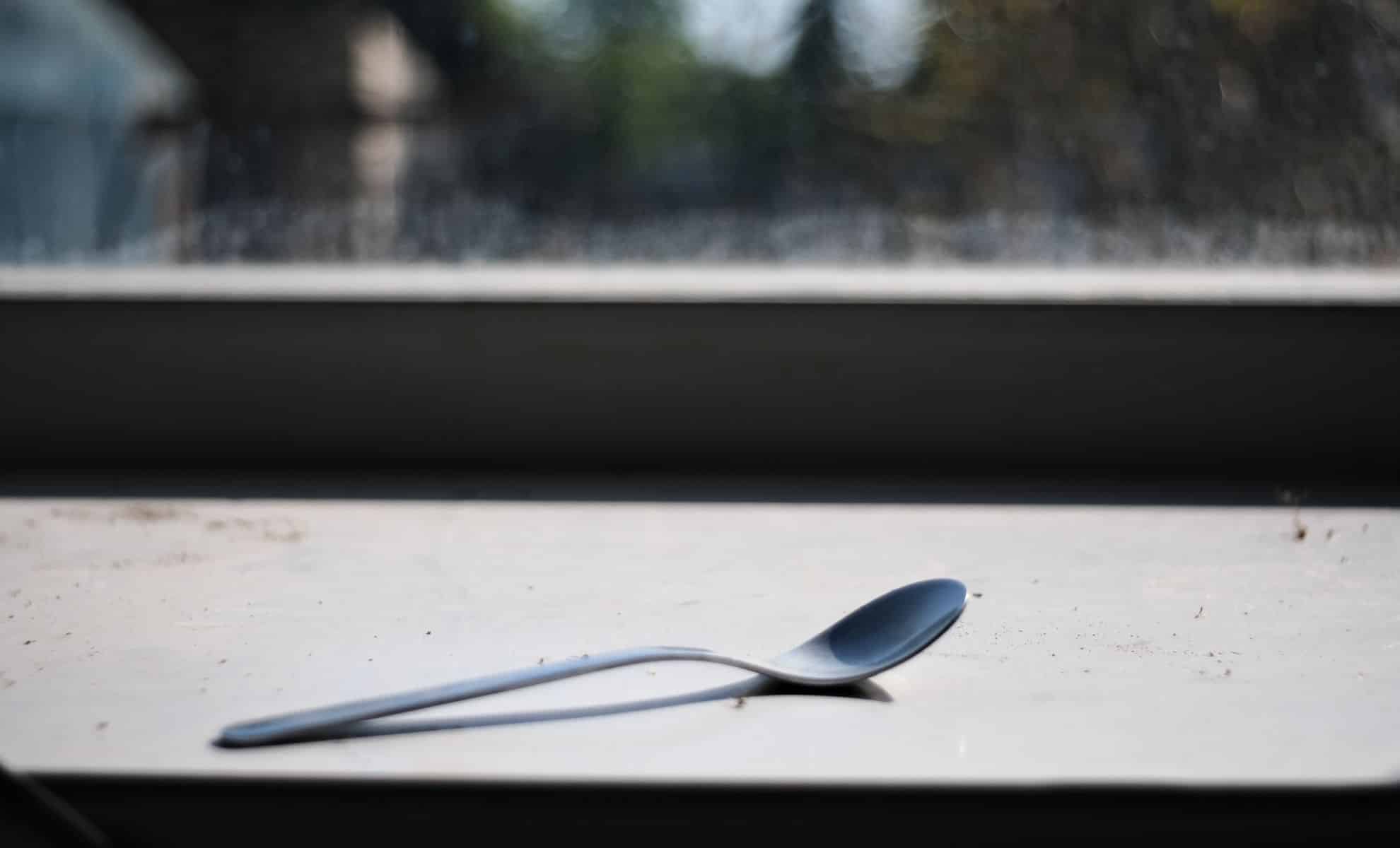 Placing a Spoon on the Window Why It’s Recommended and What It Does