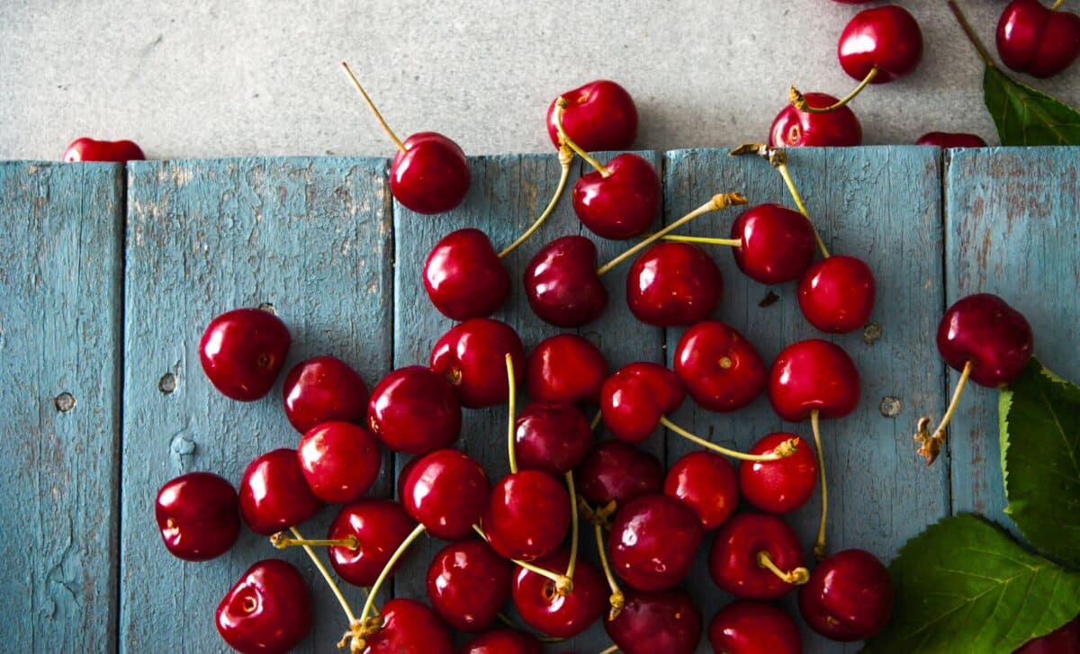 A Cherry Farmer Says You're Probably Picking the Wrong Cherries, Here's What to Look for Instead