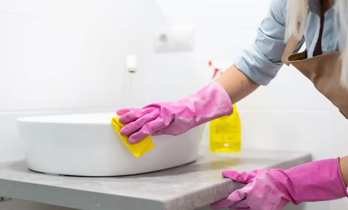 Forget Marathon Cleaning Sessions, This 60-Second Habit Could Keep Your Bathroom Cleaner for Days