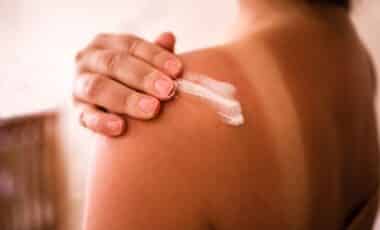 How to Keep Your Summer Glow for Weeks After Your Vacation Ends With These Simple Beauty Tips