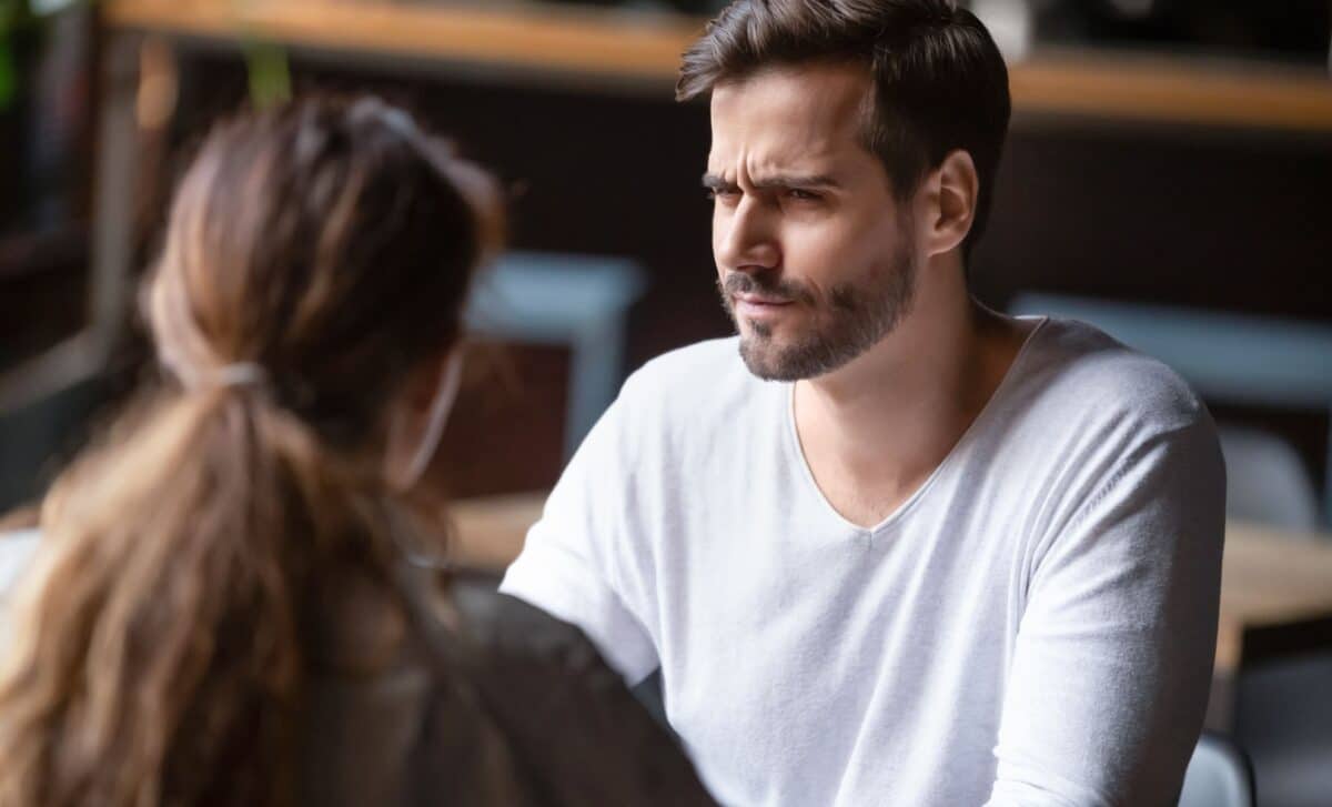 People Who Lie a Lot Almost Always Use These 10 Phrases, According to Psychology
