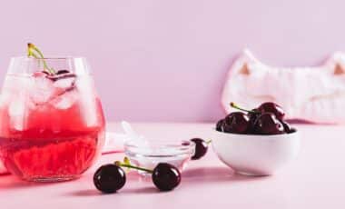 The Sleepy Girl Mocktail Has Become TikTok's Favorite Nighttime Drink, but Does It Actually Help You Sleep Better