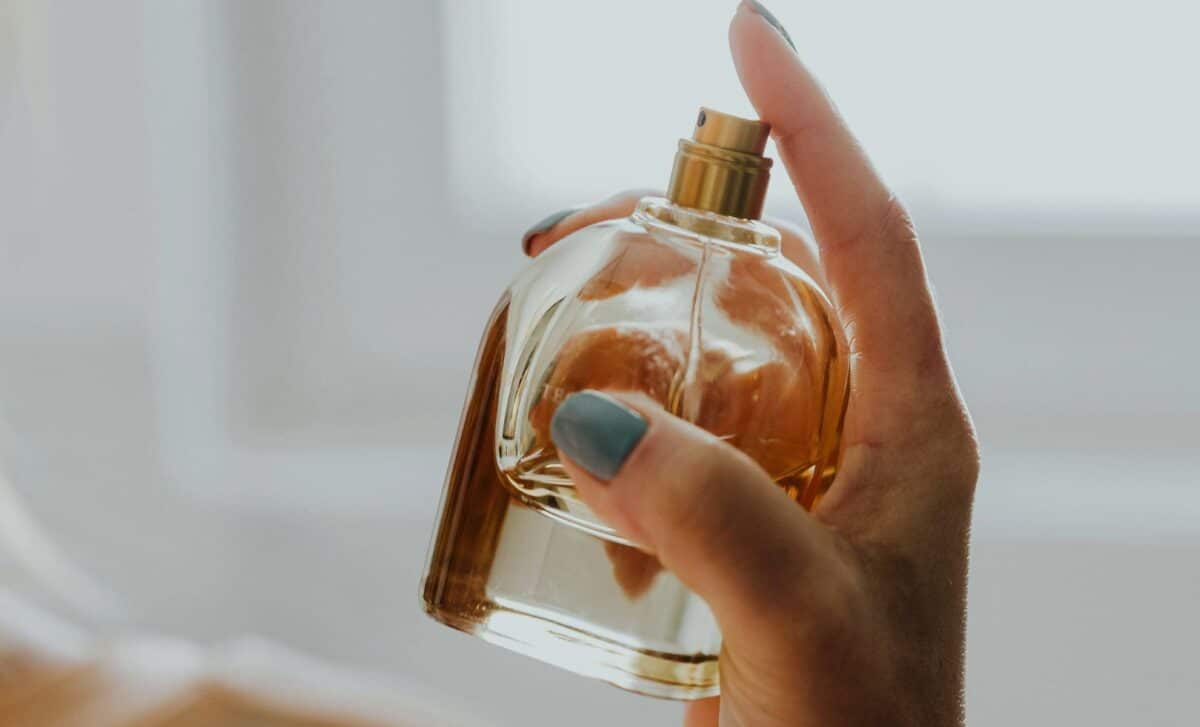 Why Your Perfume Disappears So Quickly in Summer (And How to Make It Last All Day)
